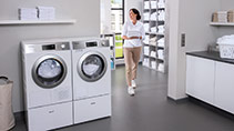 SmartBiz: Mit vernetzbaren Waschmaschinen und Trocknern in die gewerbliche Wäschepflege starten